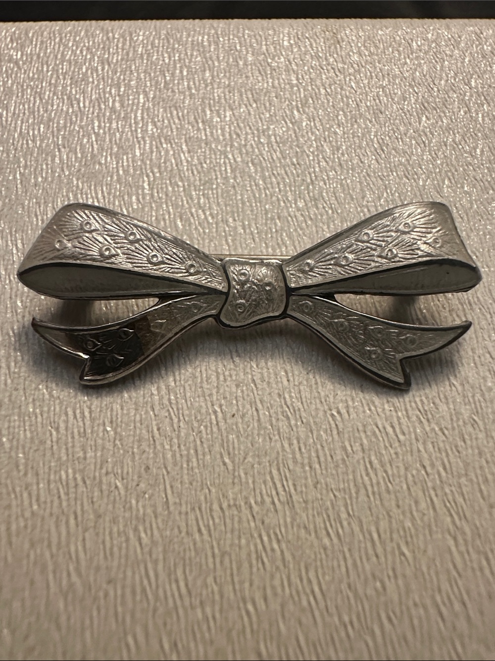 Vintage Sterling Silver Etched Ribbon Bow Brooch Pin - 3.4g
